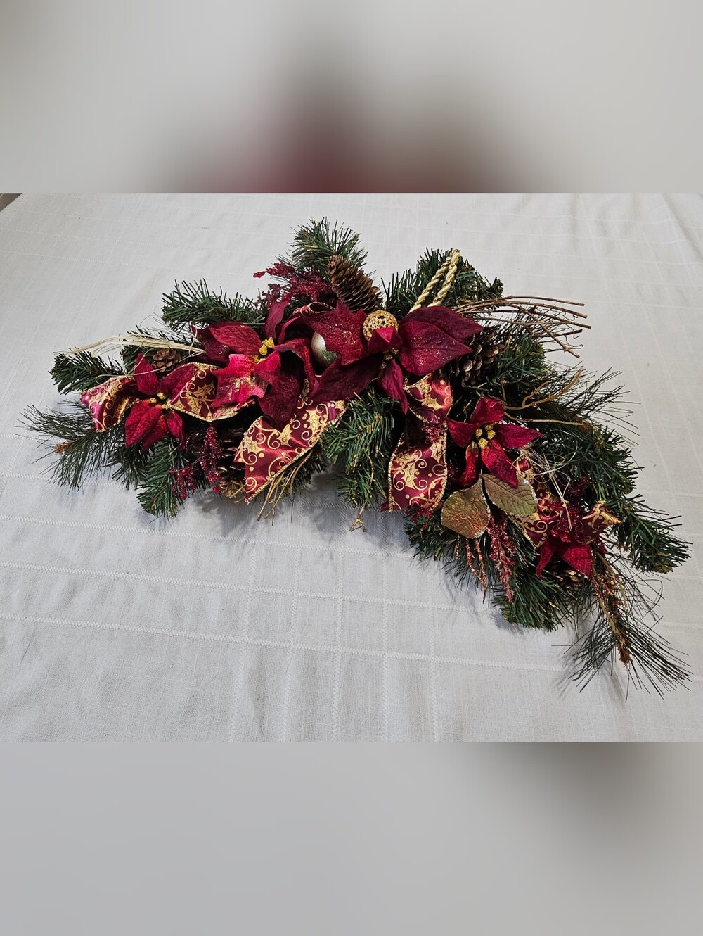Vintage Christmas Around the World Burgundy & Gold Christmas Décor